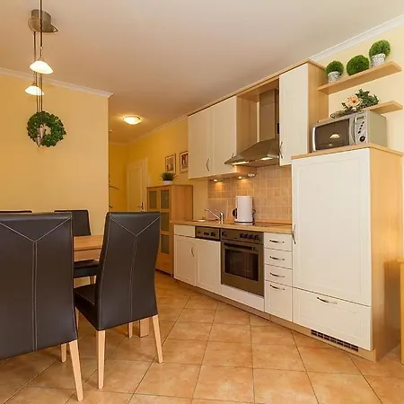 Apartamento Duenenschloss Duenenschloss 2-18 Ostseebad Kühlungsborn